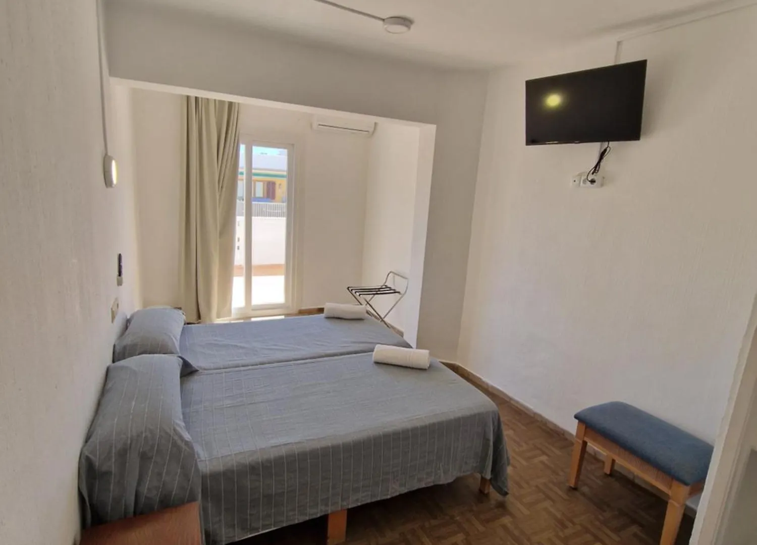 Гостевой дом Hostal Sol De Mallorca Эл Аренал